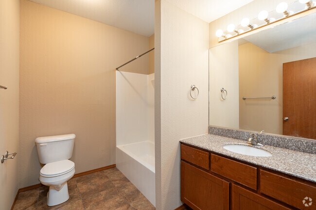 3BR, 2BA - 1,200SF - Second Bathroom