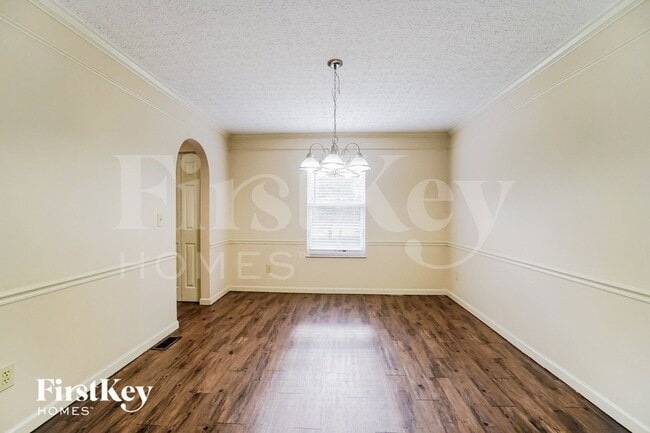 Photo - 784 Middlebury Way