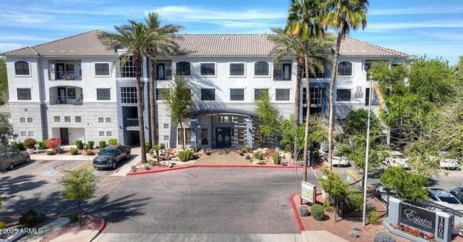 Building Photo - 1802 W Maryland Ave Unit 3