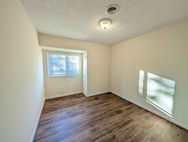 Photo - Black Mountain Upper Level Apartment Rental