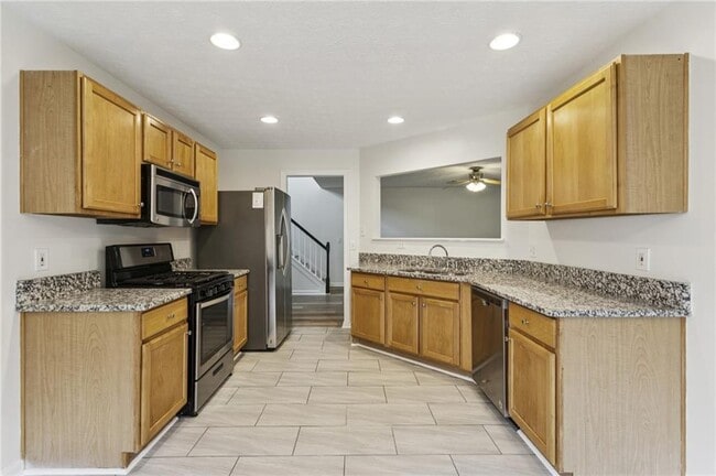 Photo - 208 Carrington Way