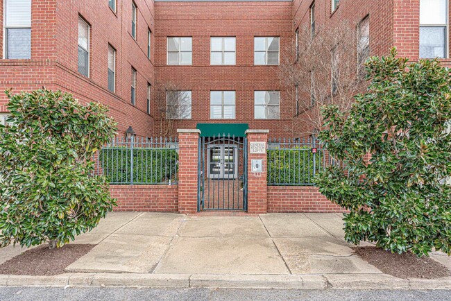 Building Photo - 580 S Main St Rental