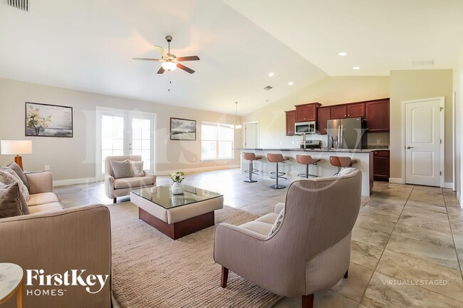 Photo - 282 Franca St