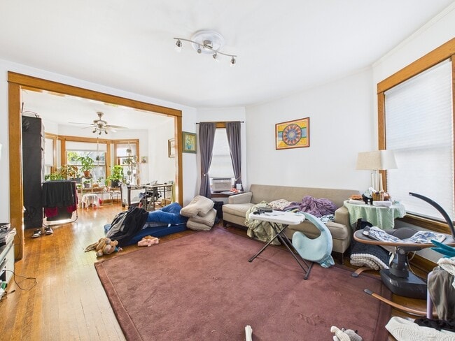 Photo - 4318 N Albany Ave Unidad 1