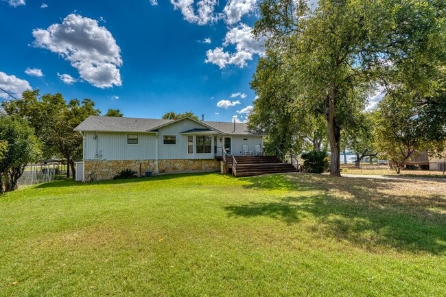 Photo - 303 Granite Shoals Ln