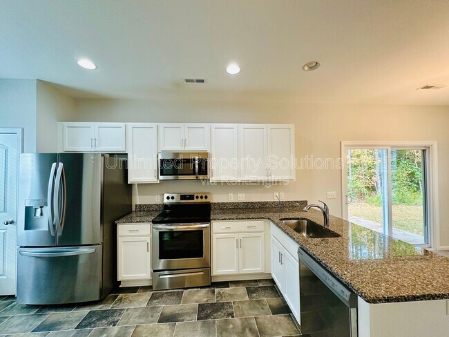 Photo - 1301 Putnam Dr