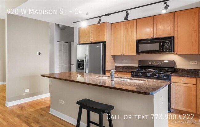 Photo - 920 W Madison St