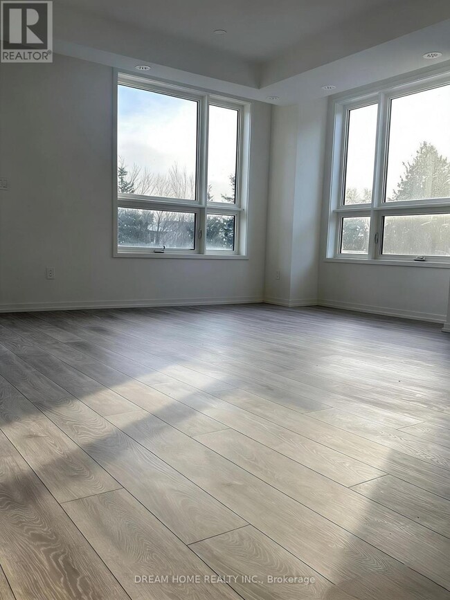 Photo - 22 Lytham Grn Cir