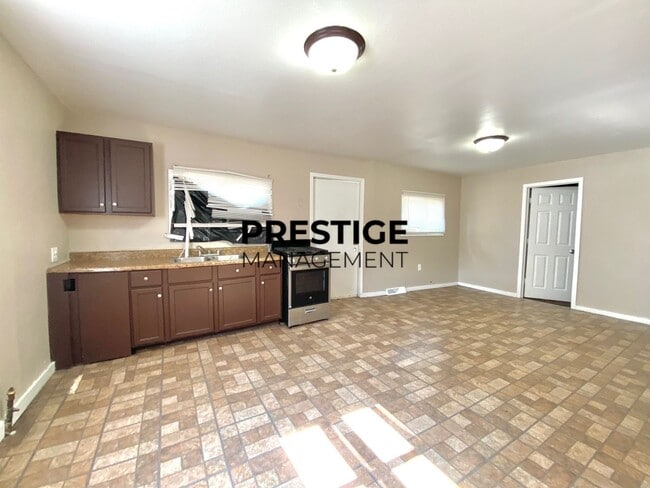 Photo - 2 Bed 1 Bath Home With Den