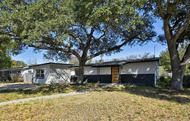 Photo - 826 Chevy Chase Dr