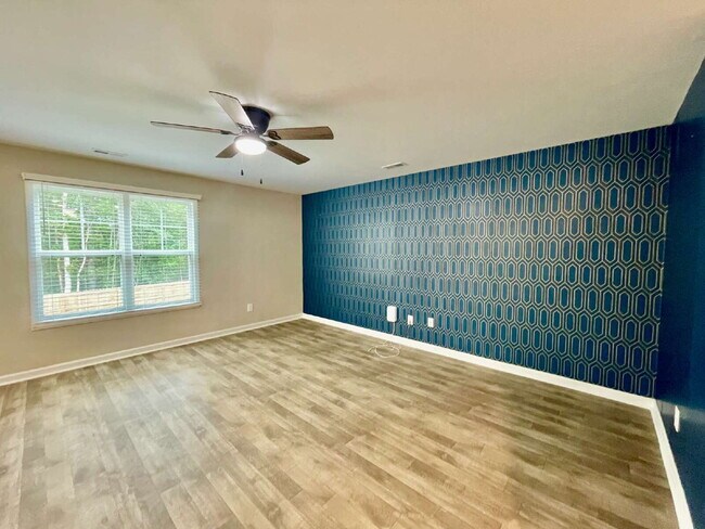 Photo - 3-Bedroom Retreat With 2.5 Baths In Fayetteville