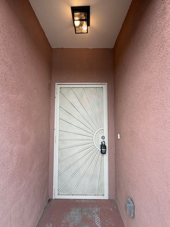 Photo - 3 Bedroom Town Home Available Near 2nd St SW & Avenida Cesar Chavez / Dolores Huerta!