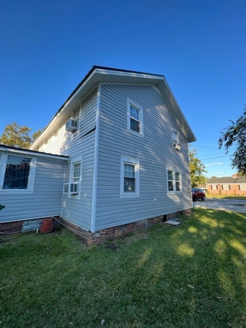 Photo - 207 N Elm St