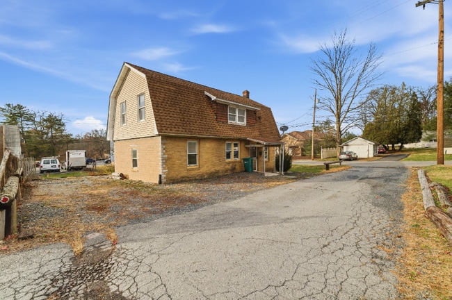 Photo - 4 Grandview St