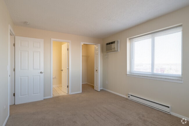 2BR, 2BA - 1115 SF - Primary Bedroom