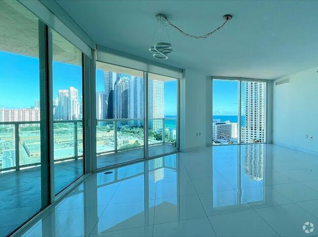 Building Photo - 200 Sunny Isles Blvd Unit 2-1701 Rental