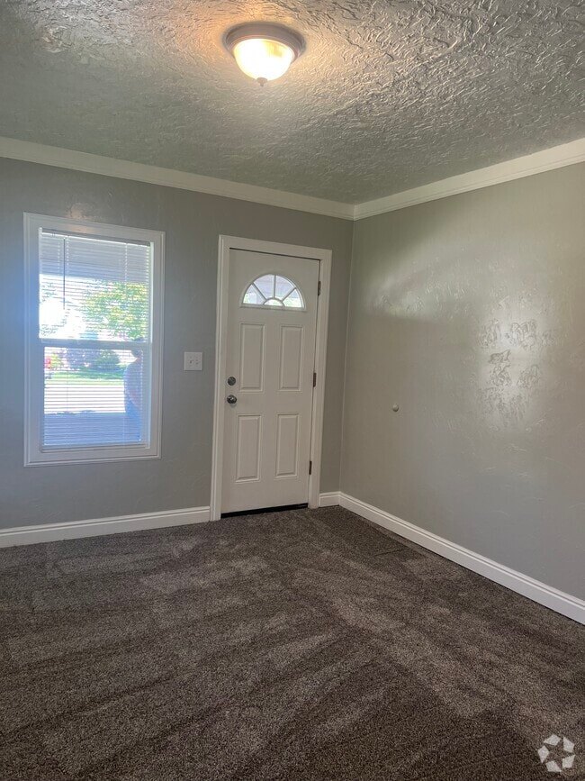 Building Photo - 816 W Sexton St Unit #2 Rental