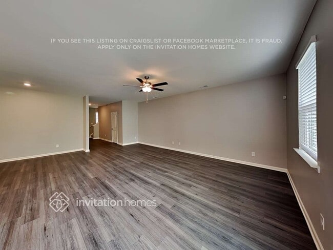 Photo - 136 Webster Cir
