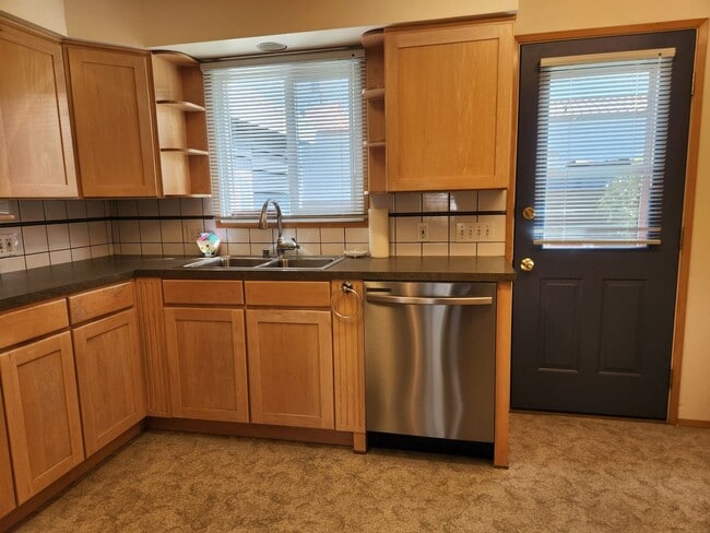 Photo - 708 Virginia St