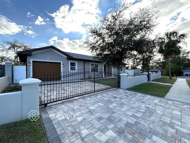 Building Photo - 1453 Pierce St