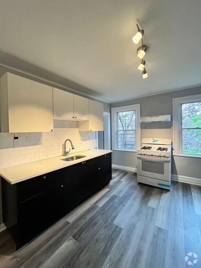Building Photo - 553 Communipaw Ave Unit 3 Rental
