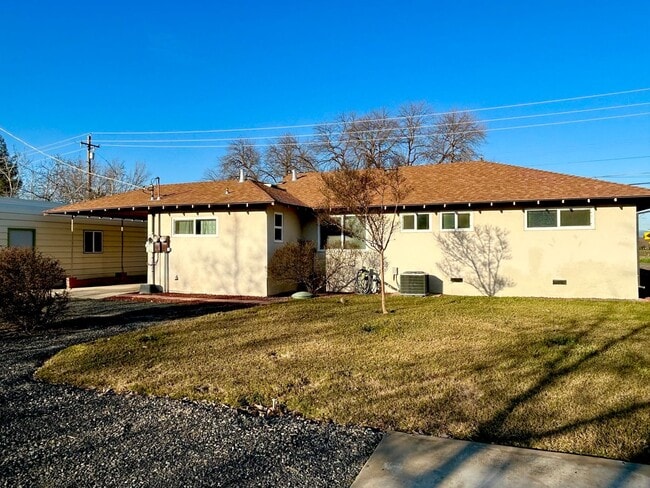 Photo - Great home just outside of town!