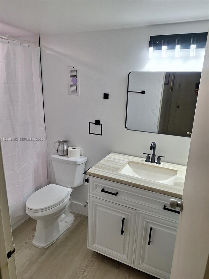 Photo - 16950 W Dixie Hwy Unit 335