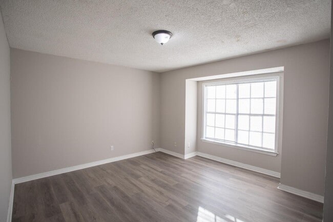 Building Photo - 309 W Marigny Cir