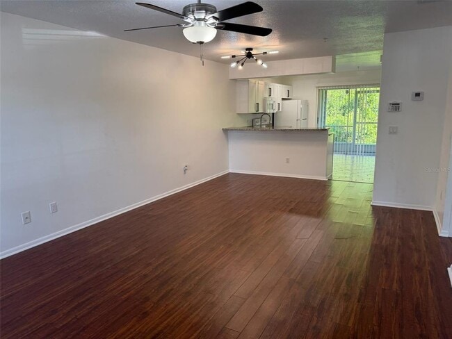 Photo - 121 Reserve Cir Unidad 109