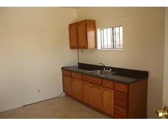 Photo - 1135 E 12th St