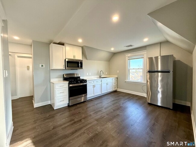 Photo - 7 Burritt Ave