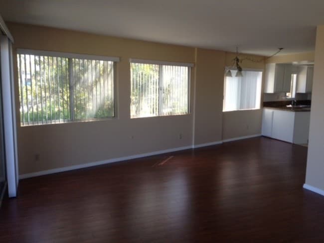 750 W Hamilton Ave