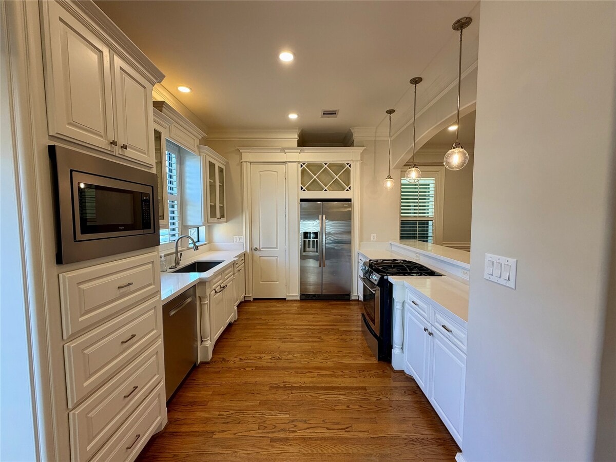 Photo - 2710 Nicholson St