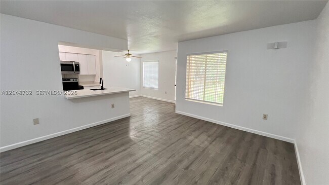 Photo - 2485 NW 33rd St Unit 1610