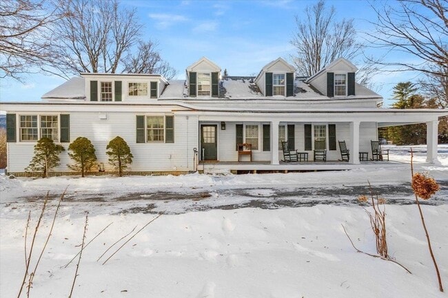 Photo - 3436 Main St