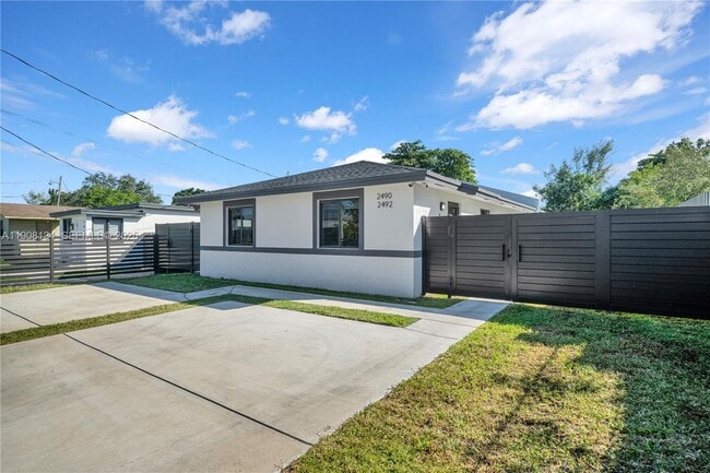 Building Photo - 2490 NW 44th St Unit 2490