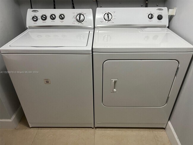 Photo - 2767 Carambola Cir S