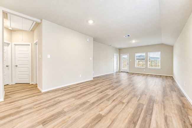 18539 Lndg Mdws Ln