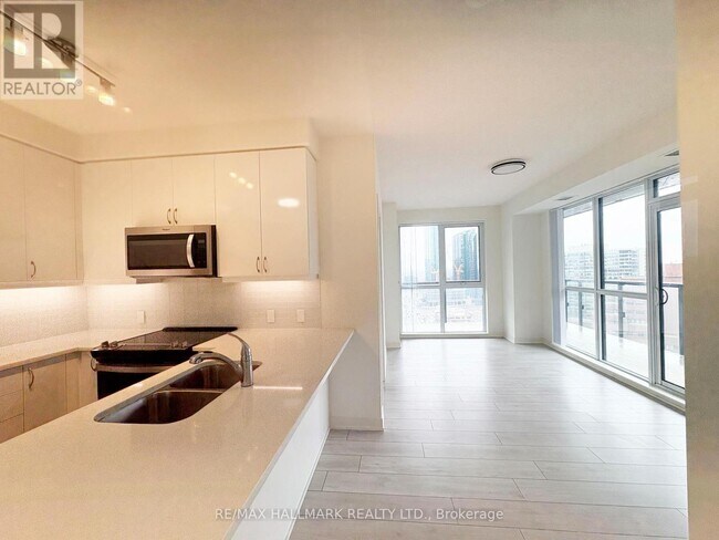 Photo - 4955 Yonge St Unité 1808