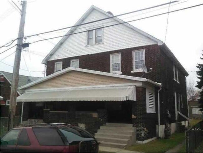 Building Photo - 935 High St