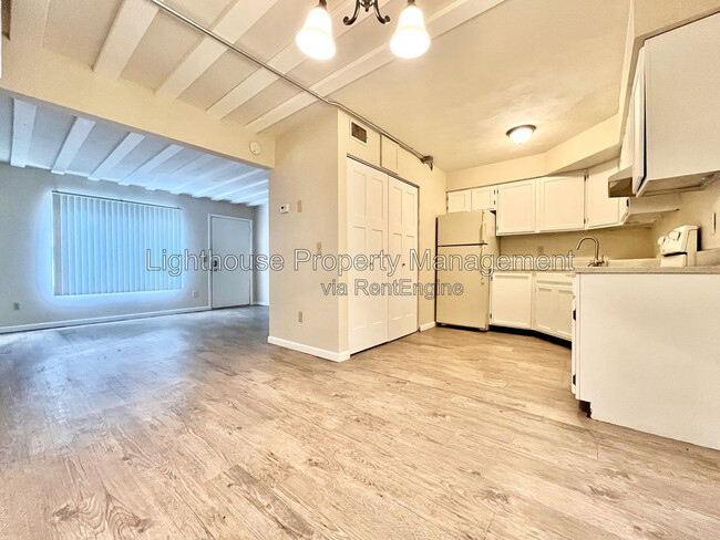 Photo - 10375 Portage Rd