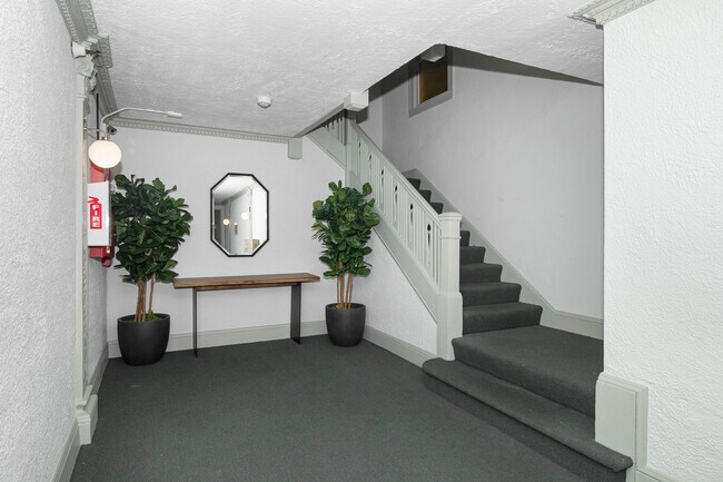 Photo - 1610 Golden Gate