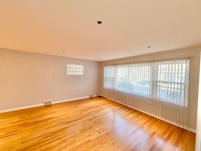 Photo - 5626 N Central Ave Unit 1