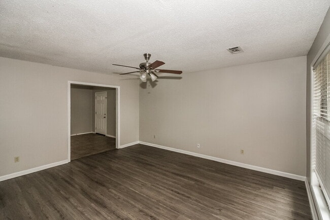 Photo - 8229 Valley Ridge Trail