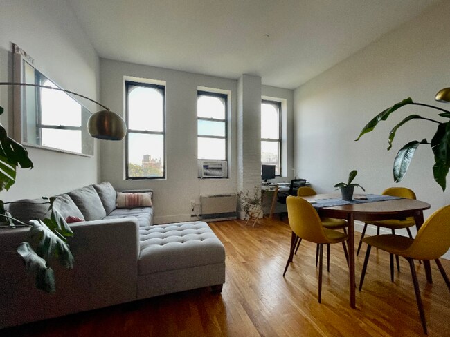 Photo - 174 Bay 29th St