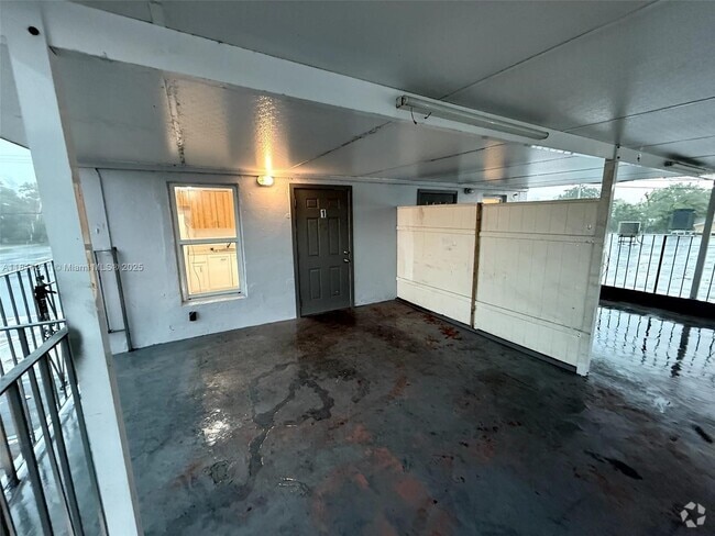 Building Photo - 1186 NW 103rd St Unit 2 Rental