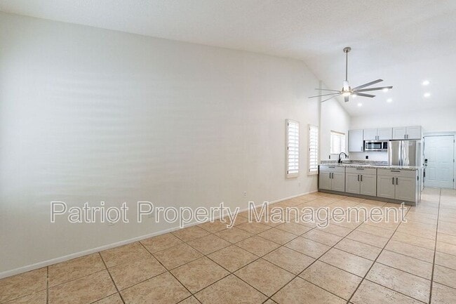 Photo - 3316 E Crescent Ave