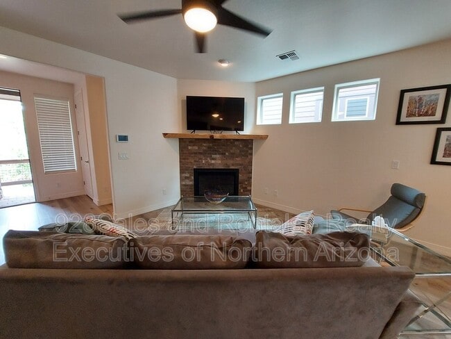 Photo - 2868 W Presidio Dr