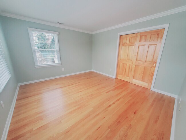 Photo - 50 Oxford Ct Unit 2