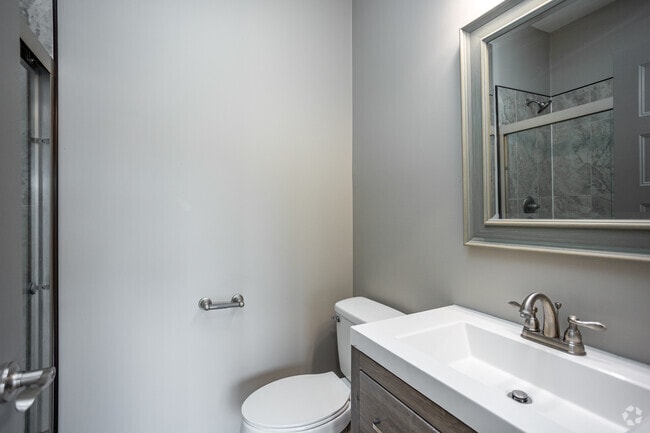 2BR, 2.5BA - 1,300SF - Primary Bathroom